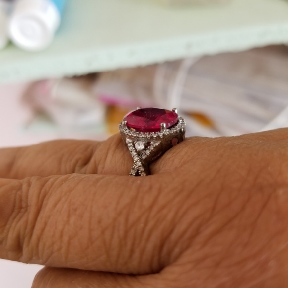 Red Ring - Picture 4 of 4